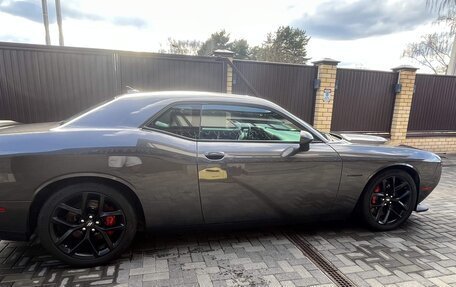 Dodge Challenger III рестайлинг 2, 2019 год, 6 500 000 рублей, 4 фотография