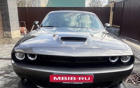 Dodge Challenger III рестайлинг 2, 2019 год, 6 500 000 рублей, 2 фотография