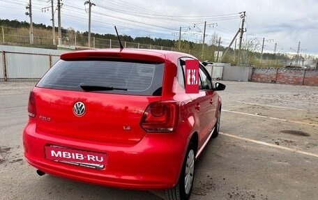 Volkswagen Polo VI (EU Market), 2010 год, 700 000 рублей, 2 фотография