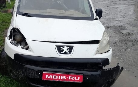 Peugeot Partner II рестайлинг 2, 2011 год, 100 000 рублей, 1 фотография