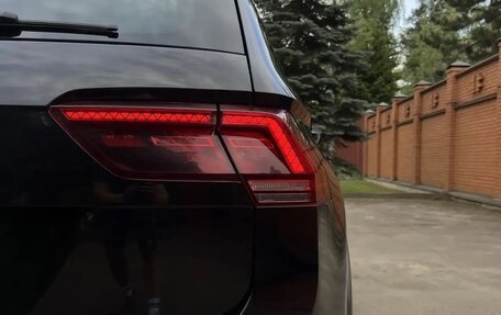 Volkswagen Tiguan II, 2018 год, 2 590 000 рублей, 10 фотография
