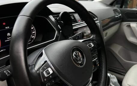 Volkswagen Tiguan II, 2018 год, 2 590 000 рублей, 20 фотография
