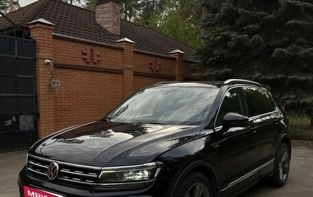 Volkswagen Tiguan II, 2018 год, 2 590 000 рублей, 3 фотография