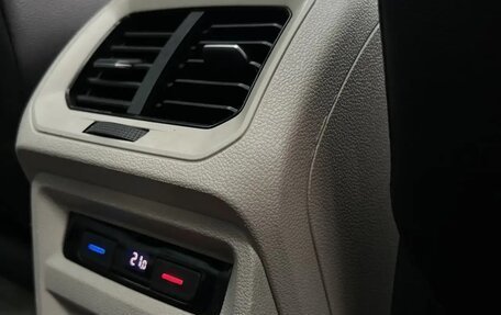 Volkswagen Tiguan II, 2018 год, 2 590 000 рублей, 30 фотография