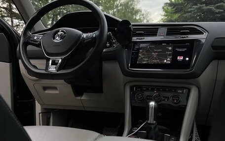 Volkswagen Tiguan II, 2018 год, 2 590 000 рублей, 23 фотография