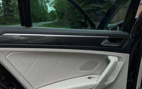 Volkswagen Tiguan II, 2018 год, 2 590 000 рублей, 29 фотография