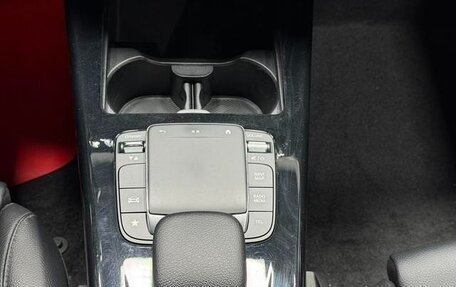 Mercedes-Benz A-Класс, 2022 год, 1 850 000 рублей, 14 фотография
