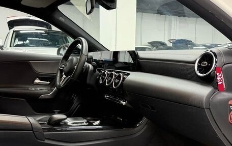 Mercedes-Benz A-Класс, 2022 год, 1 850 000 рублей, 19 фотография