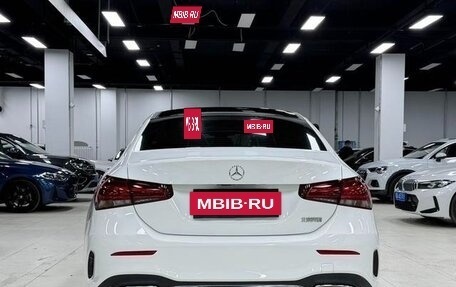 Mercedes-Benz A-Класс, 2022 год, 1 850 000 рублей, 5 фотография