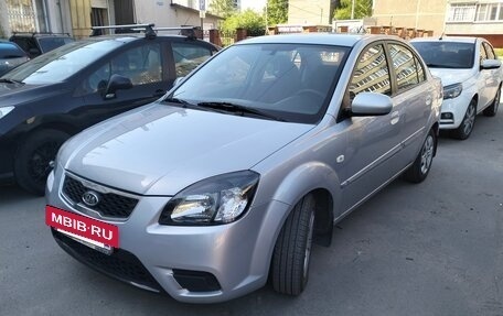 KIA Rio II, 2010 год, 660 000 рублей, 3 фотография
