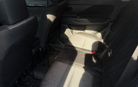 Mitsubishi Outlander III рестайлинг 3, 2018 год, 1 750 000 рублей, 7 фотография