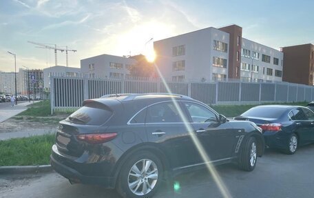 Infiniti QX70, 2013 год, 2 400 000 рублей, 10 фотография