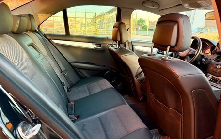 Mercedes-Benz C-Класс, 2010 год, 900 000 рублей, 9 фотография