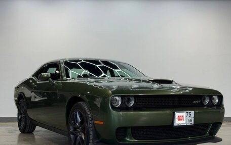 Dodge Challenger III рестайлинг 2, 2022 год, 5 300 000 рублей, 4 фотография