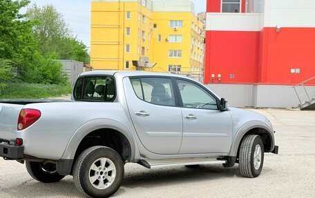 Mitsubishi L200 IV рестайлинг, 2011 год, 1 100 000 рублей, 7 фотография