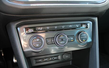 Volkswagen Tiguan II, 2019 год, 2 749 000 рублей, 10 фотография