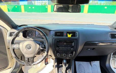 Volkswagen Jetta VI, 2012 год, 999 999 рублей, 9 фотография
