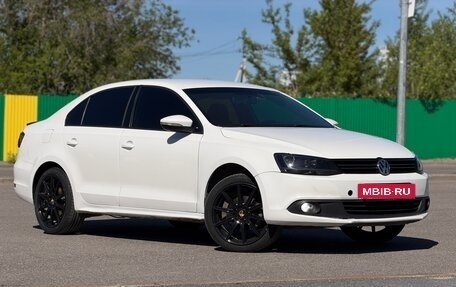 Volkswagen Jetta VI, 2012 год, 999 999 рублей, 2 фотография