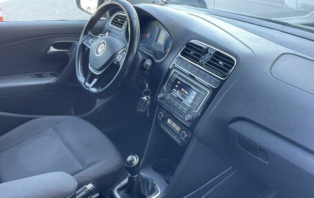 Volkswagen Polo VI (EU Market), 2018 год, 750 000 рублей, 11 фотография