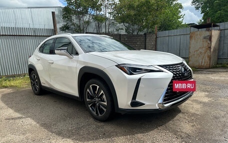 Lexus UX I, 2021 год, 3 800 000 рублей, 2 фотография