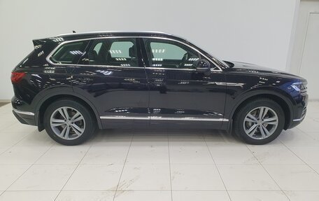 Volkswagen Touareg III, 2019 год, 5 448 000 рублей, 6 фотография