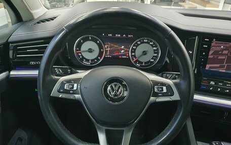 Volkswagen Touareg III, 2019 год, 5 448 000 рублей, 25 фотография