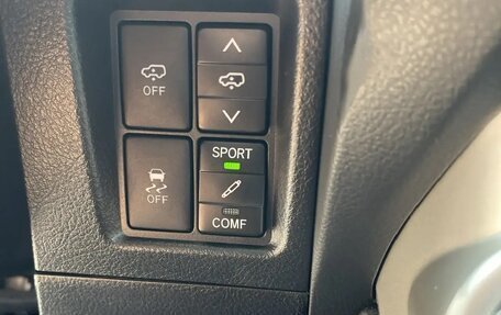 Toyota Land Cruiser Prado 150 рестайлинг 2, 2013 год, 4 000 000 рублей, 13 фотография