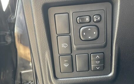 Toyota Land Cruiser Prado 150 рестайлинг 2, 2013 год, 4 000 000 рублей, 15 фотография