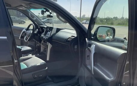 Toyota Land Cruiser Prado 150 рестайлинг 2, 2013 год, 4 000 000 рублей, 6 фотография
