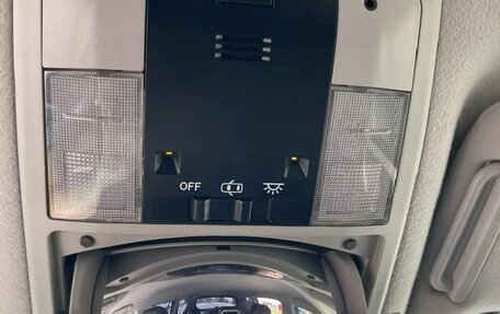 Toyota Land Cruiser Prado 150 рестайлинг 2, 2013 год, 4 000 000 рублей, 22 фотография