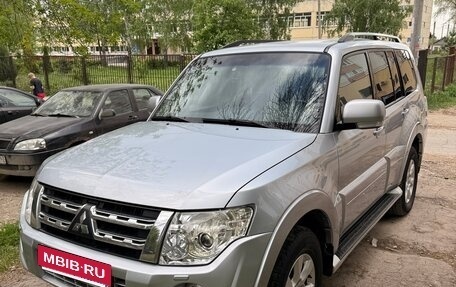 Mitsubishi Pajero IV, 2012 год, 2 250 000 рублей, 2 фотография