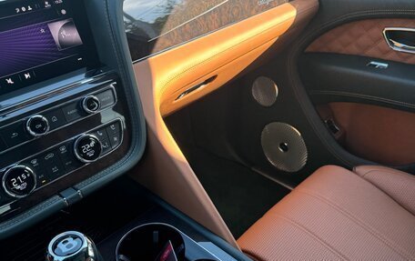 Bentley Bentayga I, 2021 год, 20 000 000 рублей, 3 фотография