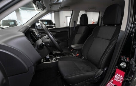 Mitsubishi Outlander III рестайлинг 3, 2019 год, 2 180 000 рублей, 9 фотография