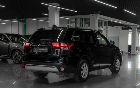 Mitsubishi Outlander III рестайлинг 3, 2019 год, 2 180 000 рублей, 5 фотография