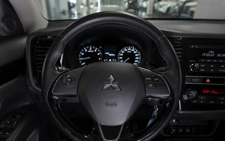 Mitsubishi Outlander III рестайлинг 3, 2019 год, 2 180 000 рублей, 10 фотография