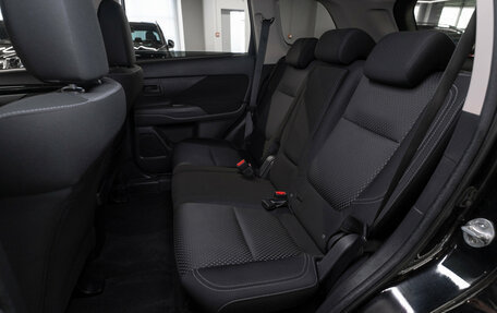 Mitsubishi Outlander III рестайлинг 3, 2019 год, 2 180 000 рублей, 12 фотография