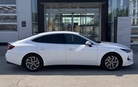 Hyundai Sonata VIII, 2019 год, 2 500 000 рублей, 3 фотография