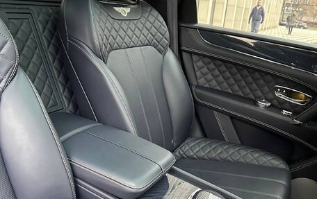 Bentley Bentayga I, 2016 год, 9 000 000 рублей, 7 фотография