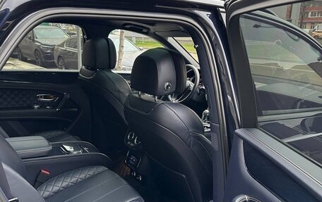 Bentley Bentayga I, 2016 год, 9 000 000 рублей, 8 фотография