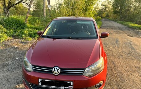 Volkswagen Polo VI (EU Market), 2013 год, 900 000 рублей, 1 фотография