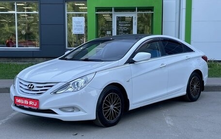 Hyundai Sonata VI, 2012 год, 990 000 рублей, 1 фотография