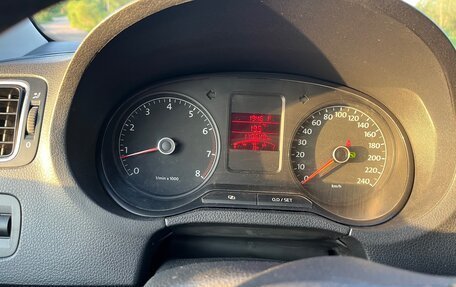 Volkswagen Polo VI (EU Market), 2013 год, 900 000 рублей, 11 фотография