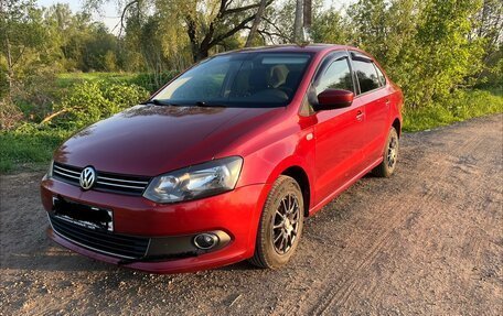 Volkswagen Polo VI (EU Market), 2013 год, 900 000 рублей, 2 фотография