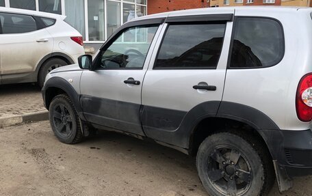 Chevrolet Niva I рестайлинг, 2019 год, 755 000 рублей, 3 фотография