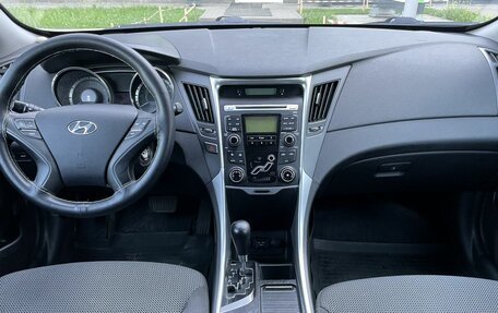 Hyundai Sonata VI, 2012 год, 990 000 рублей, 11 фотография