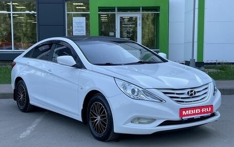 Hyundai Sonata VI, 2012 год, 990 000 рублей, 3 фотография