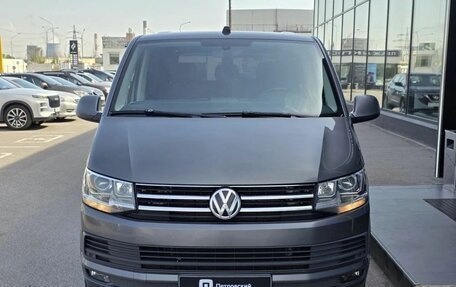 Volkswagen Caravelle T6 рестайлинг, 2019 год, 2 900 000 рублей, 4 фотография