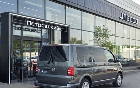 Volkswagen Caravelle T6 рестайлинг, 2019 год, 2 900 000 рублей, 6 фотография