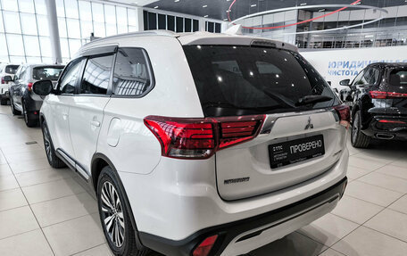 Mitsubishi Outlander III рестайлинг 3, 2019 год, 2 350 000 рублей, 7 фотография