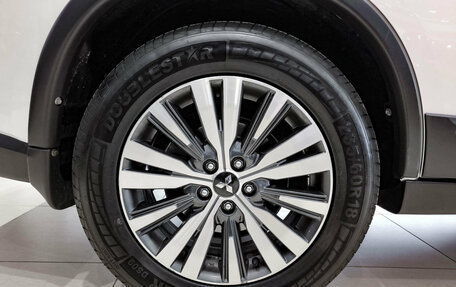 Mitsubishi Outlander III рестайлинг 3, 2019 год, 2 350 000 рублей, 18 фотография